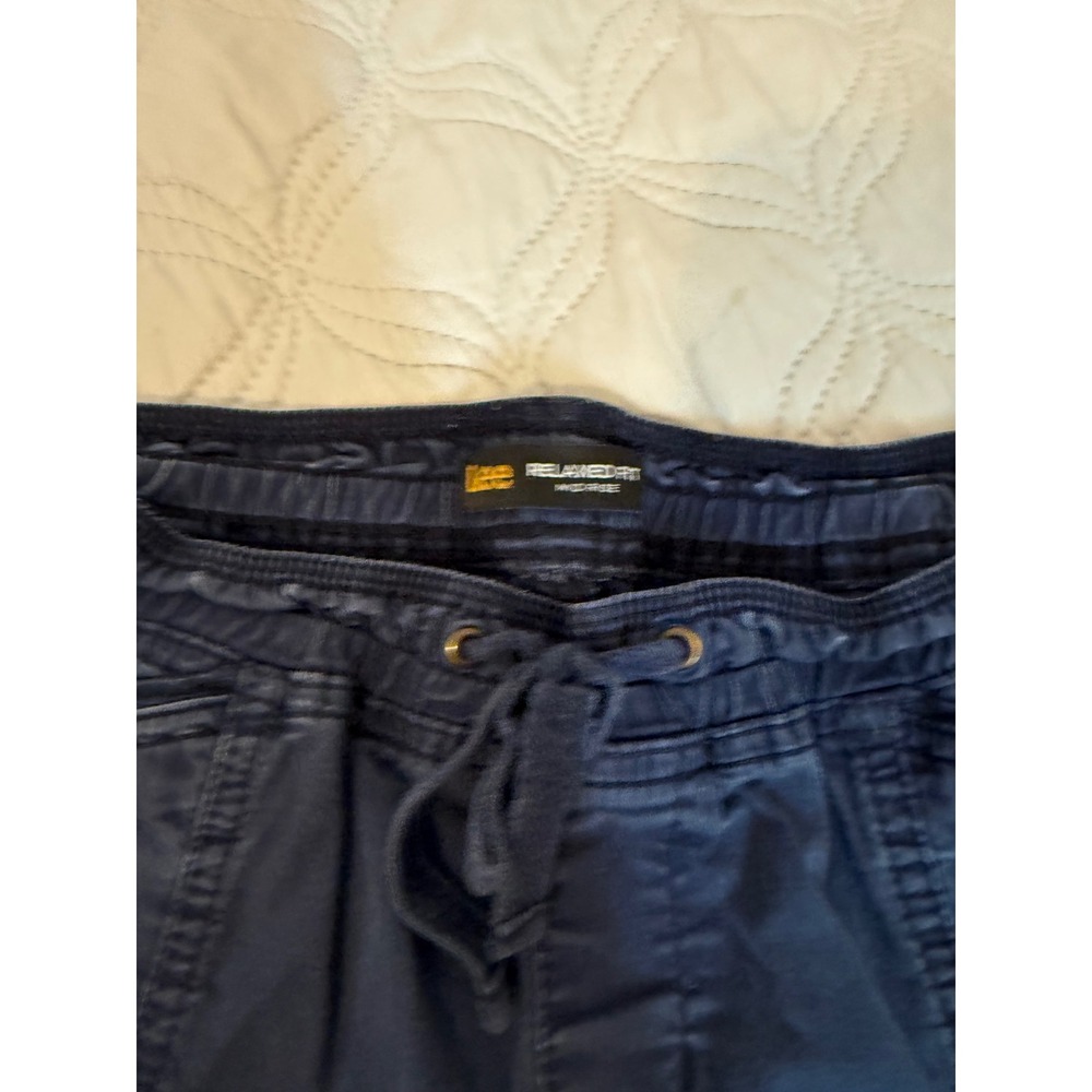 Lee Relaxed Fit Mid Rise Navy Blue Drawstring Utility ShortsWomens Size 8 Medium - Picture 2 of 4